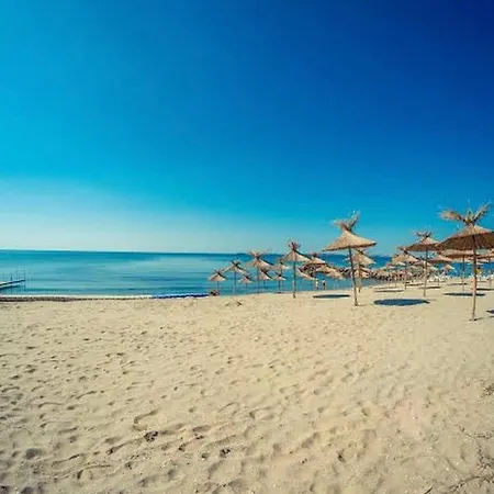 Flat At Prestige Fort Beach سفيتي فلاس